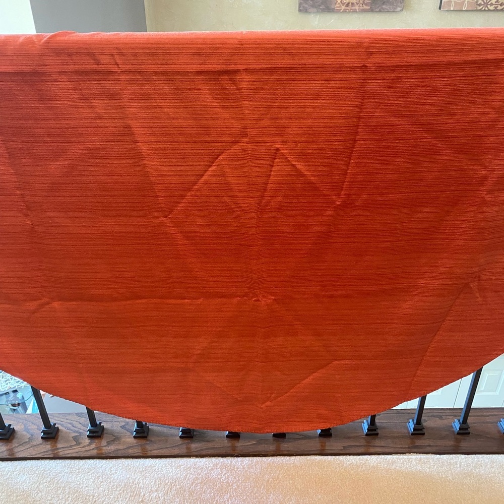 Round tablecloth